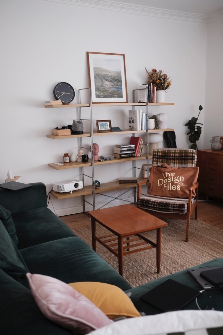 Poll option: Table with shelf